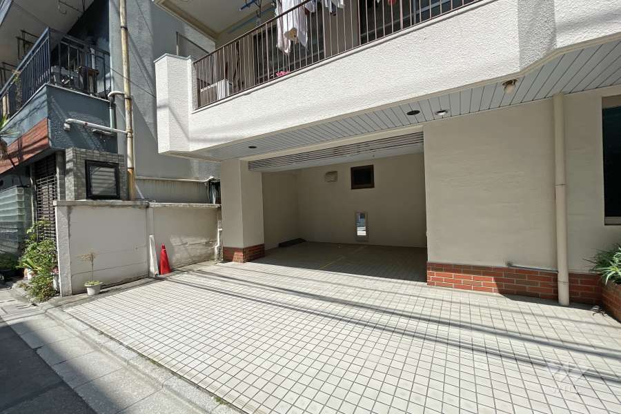 敷地内駐車場（屋内平面式）