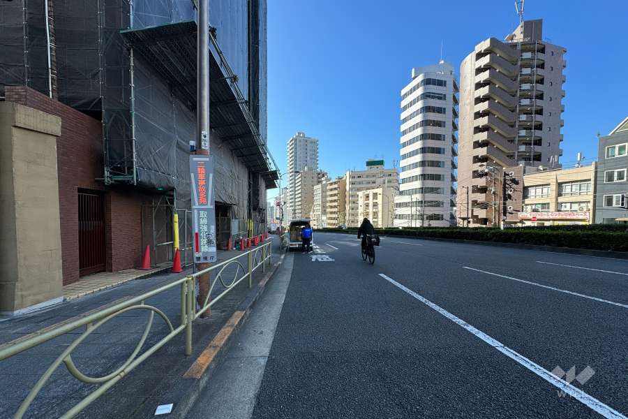 敷地北西側の前面道路