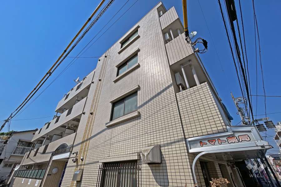 メゾンドアストルの外観（南側から）