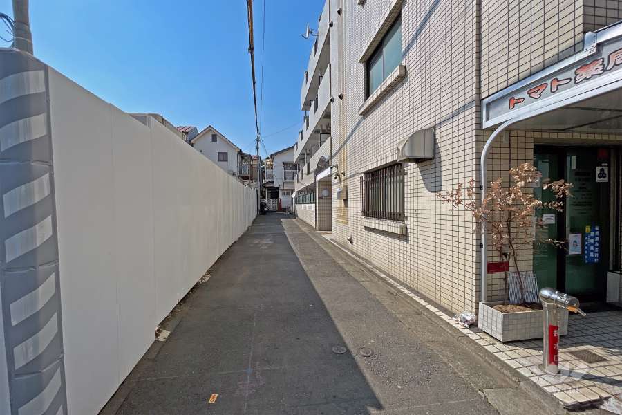 敷地の南西側通路