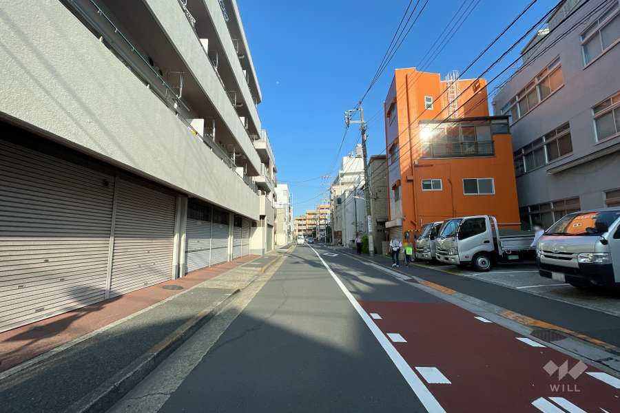 敷地南側の前面道路
