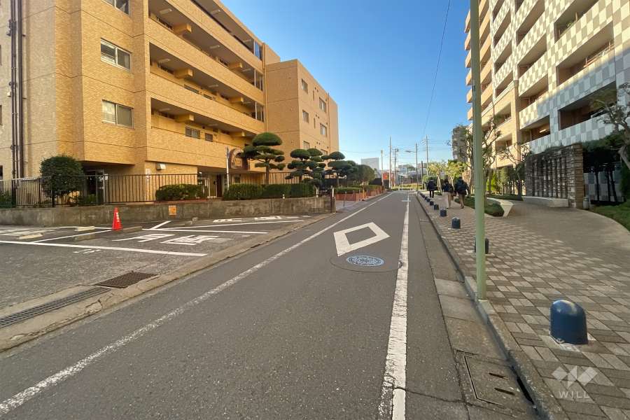 敷地北東側の前面道路