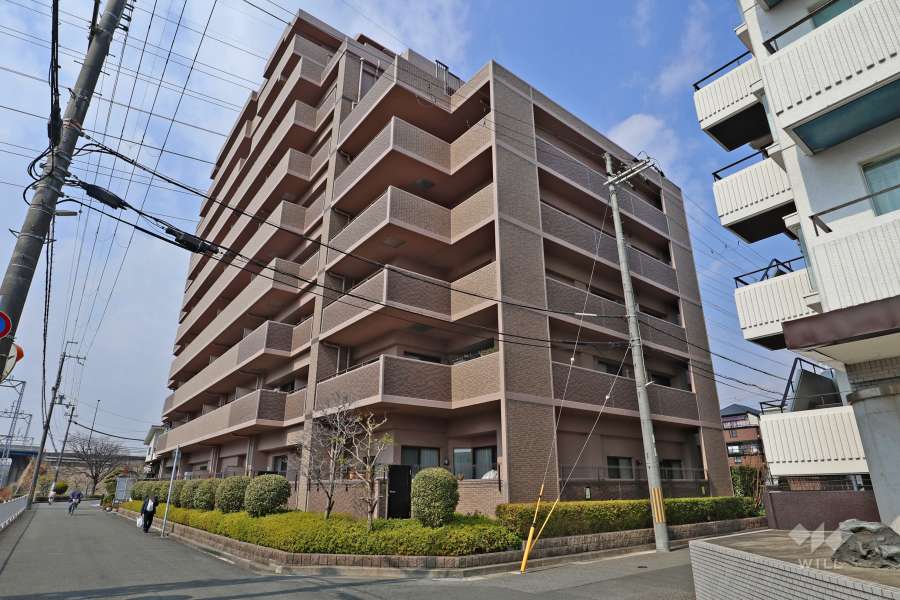 コージースクエア武庫之荘の外観（南東側から）