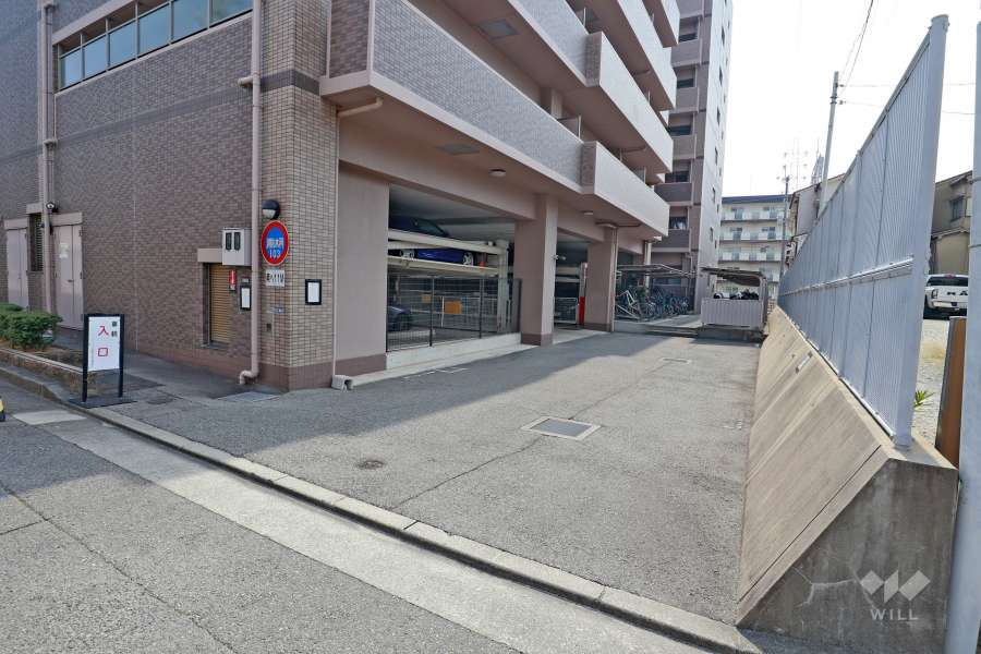 駐車場の出入口