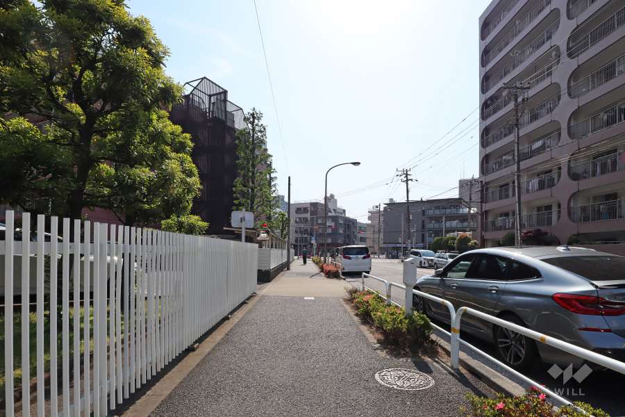 敷地北側の前面道路　　