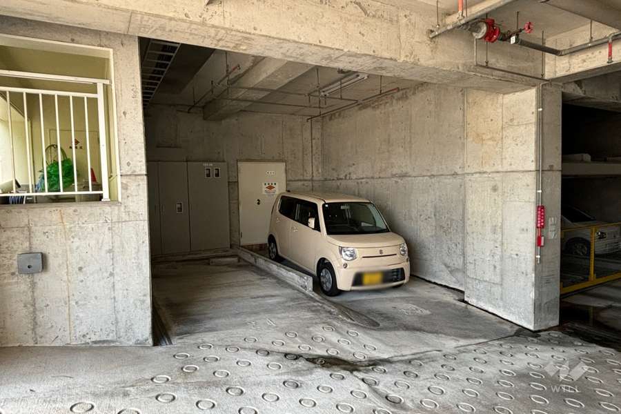 敷地内駐車場（屋内平面式）