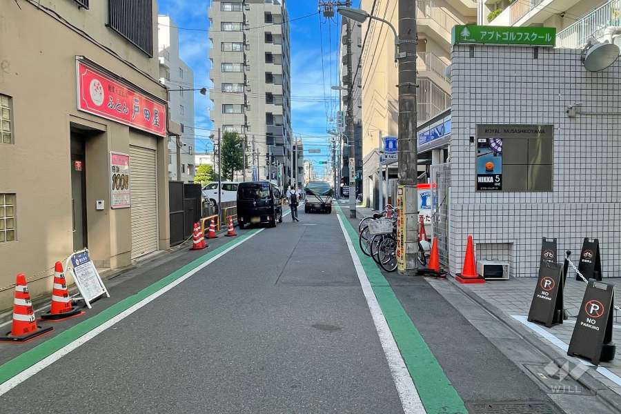 敷地南東側の前面道路　