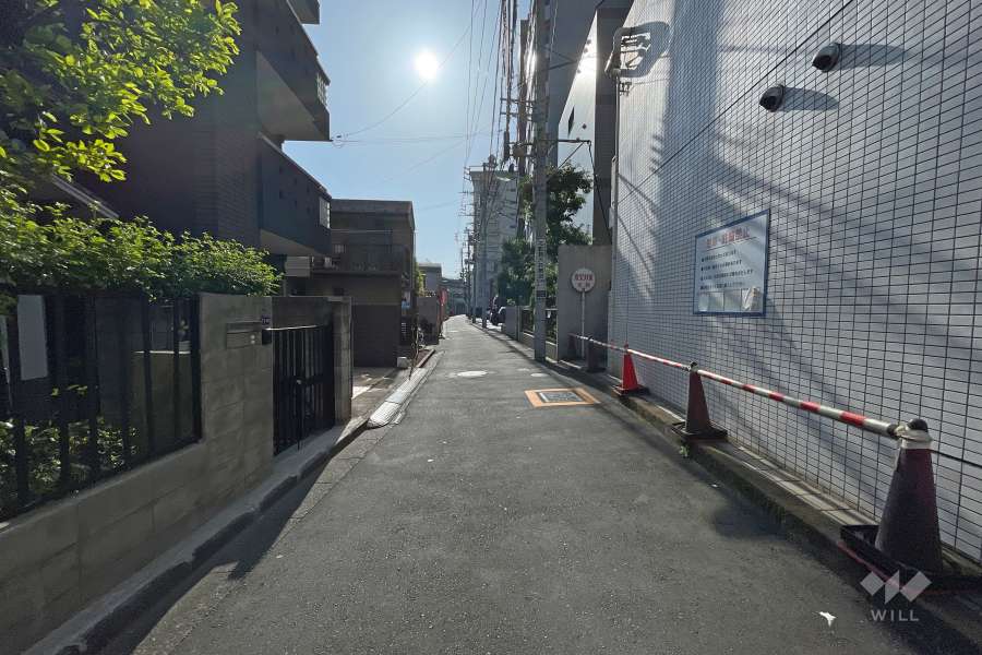 敷地北側の前面道路