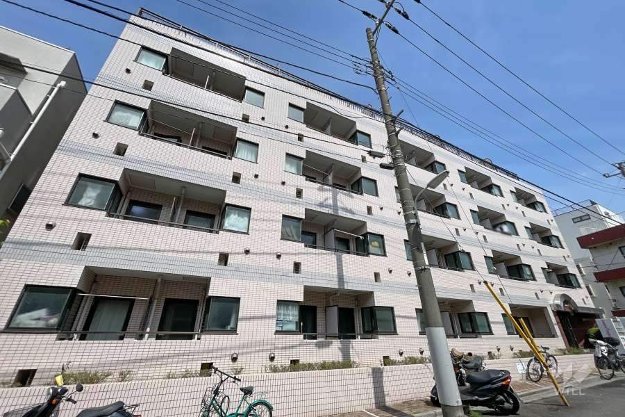 ハイタウン目黒No.2の外観（南側から）