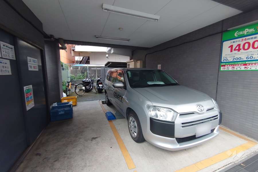 敷地内駐車場（屋内平面式）