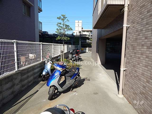 バイク置き場