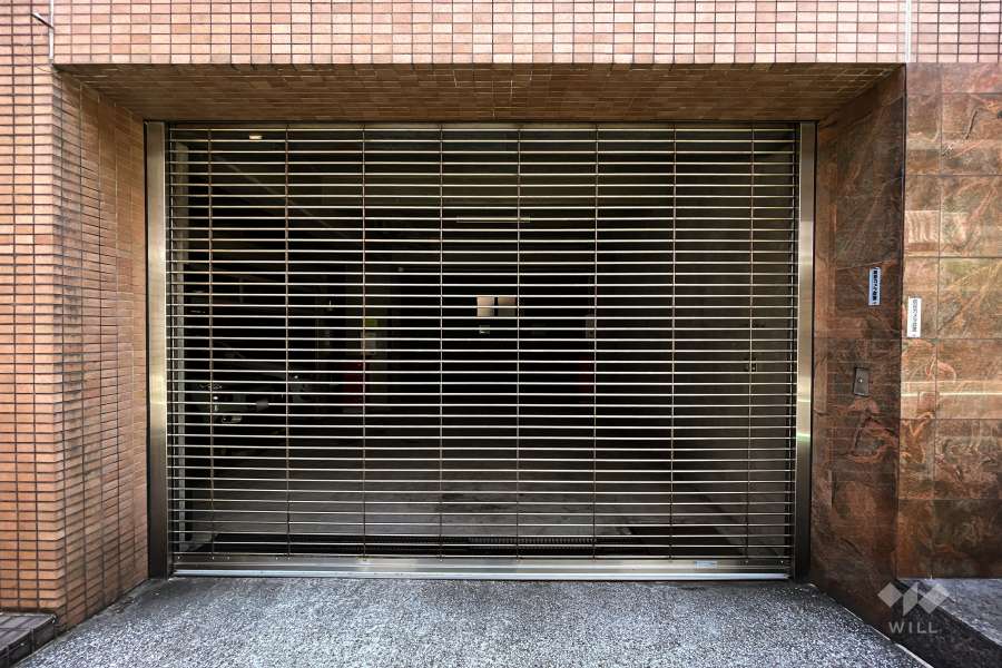 駐車場の出入り口（リングシャッター付き）