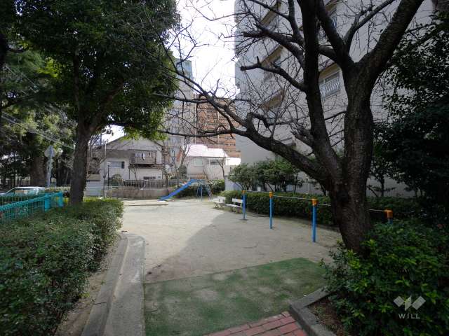エントランスアプローチ横に「武庫川公園」があります。