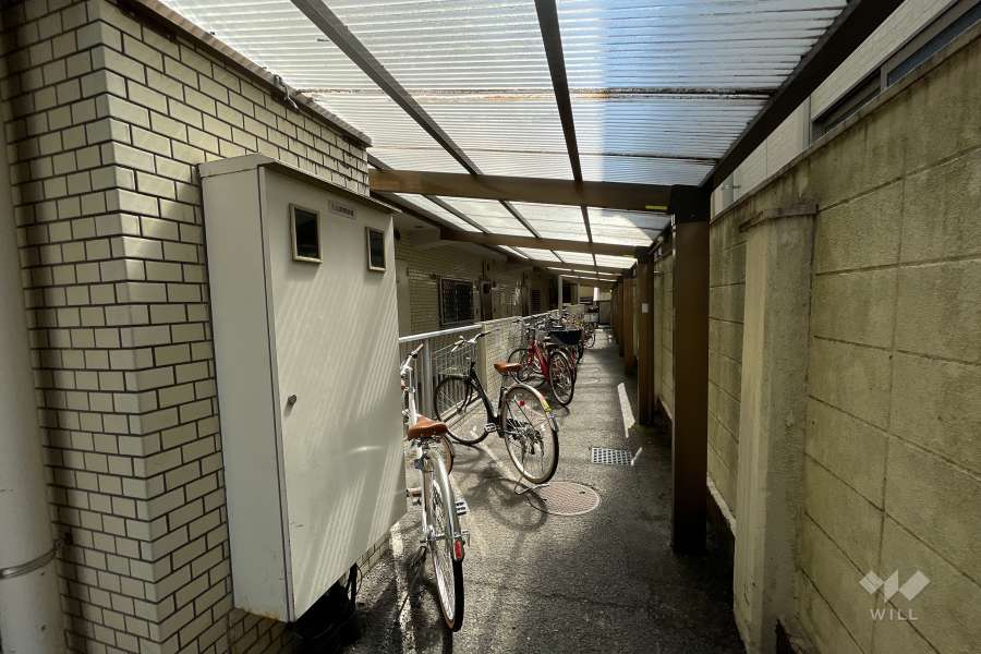 駐輪場（屋根付き）