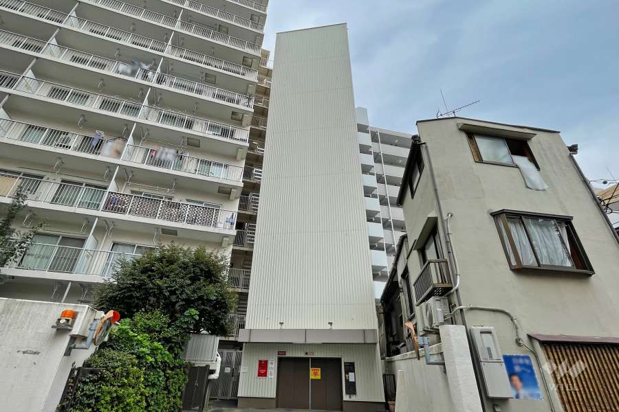 敷地内駐車場（タワー式立体）