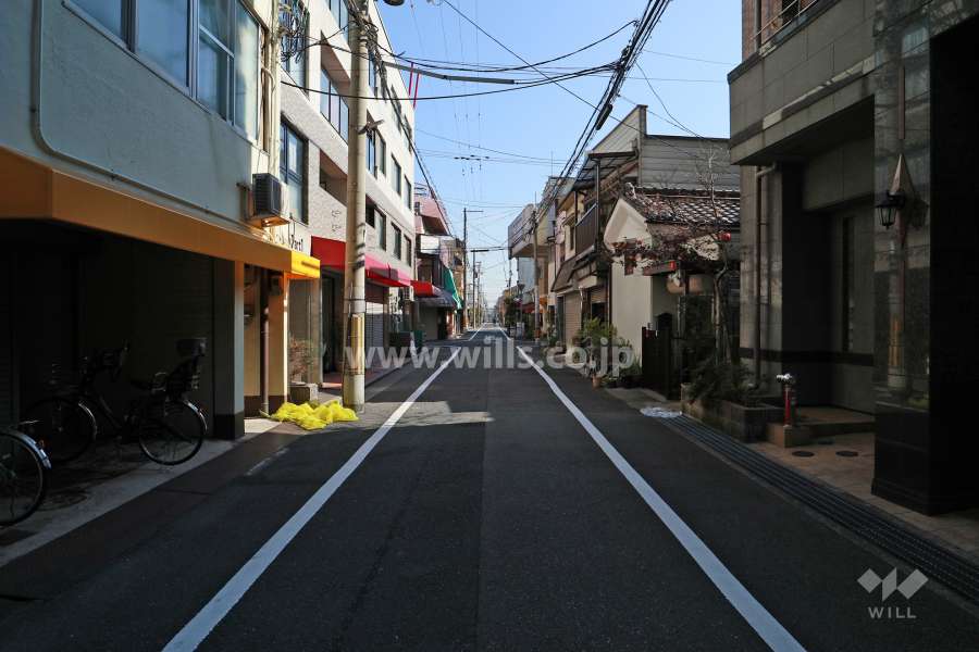 敷地北側の前面道路