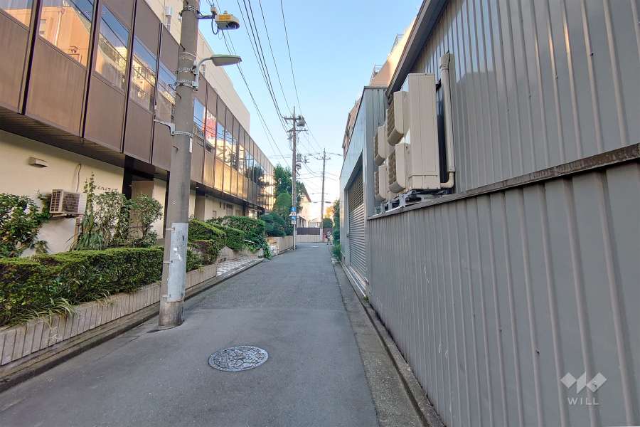 敷地北側の前面道路