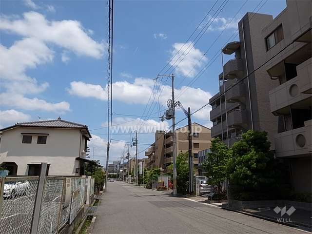 敷地北側の前面道路