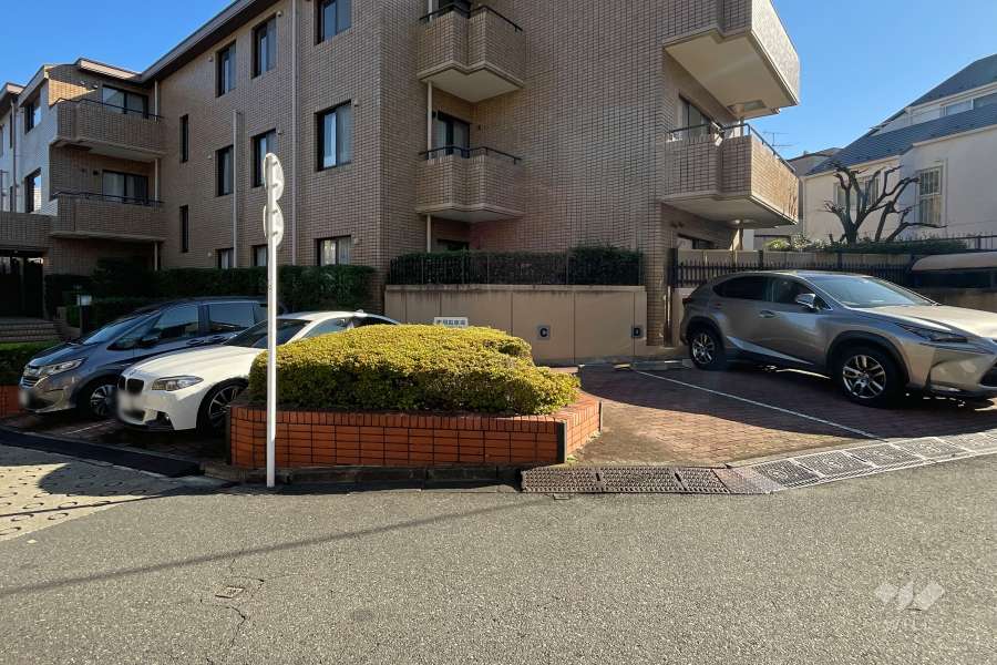 敷地内駐車場（屋外平面式）