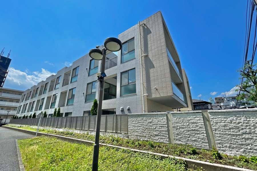 オープンレジデンス御殿山の外観（南東側から）