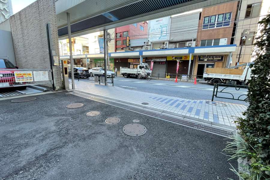 駐車場の出入り口