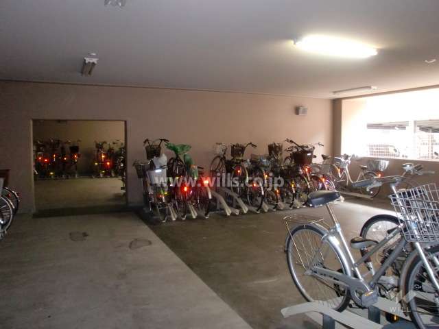 駐輪場（屋内）