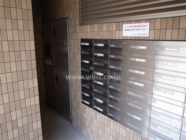 共用ポストと宅配ボックス