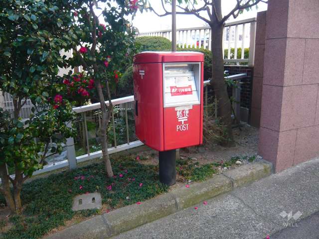 敷地内にポストがあります。