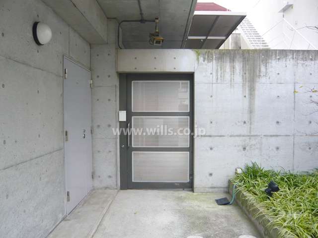 駐輪場出入り口