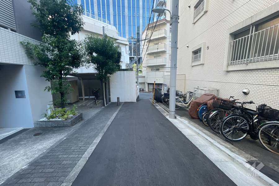 敷地北西側の前面道路