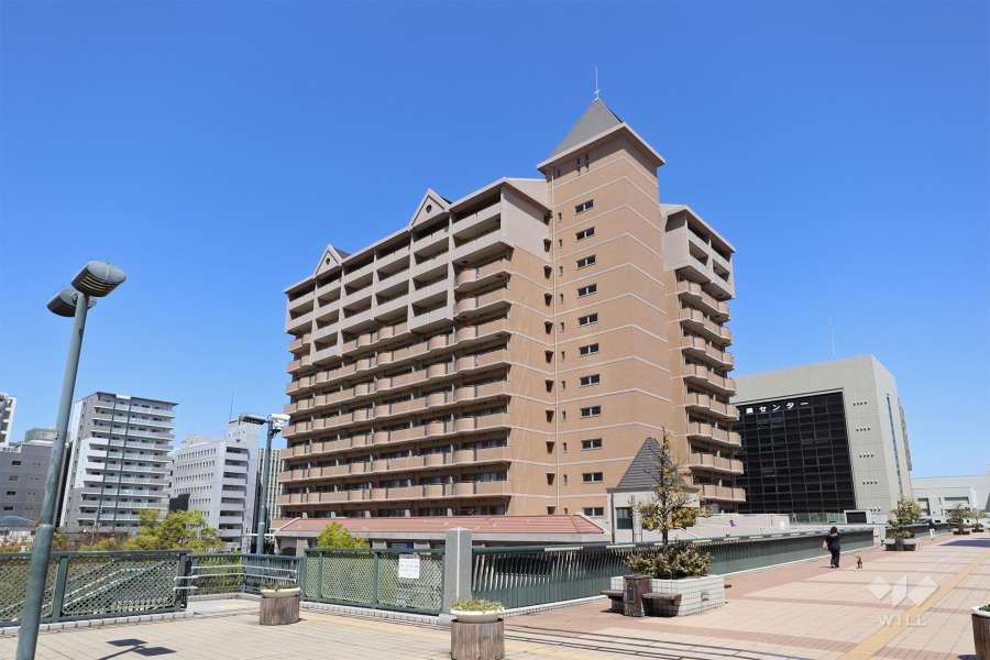 尼崎イスティーの外観(南東側から)