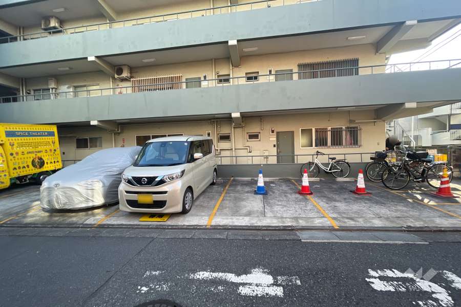 敷地内駐車場（屋外平面式）