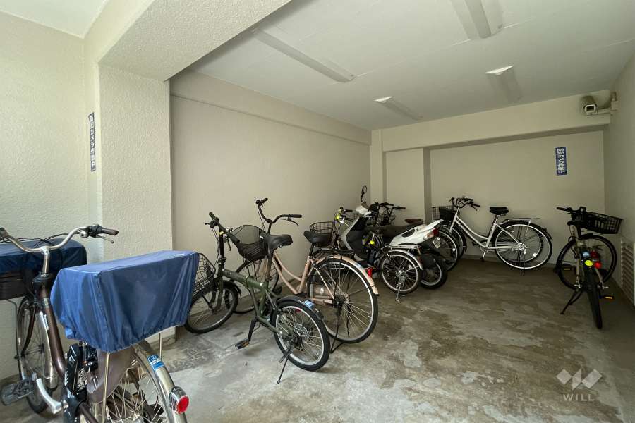 屋内に設けられた駐輪場