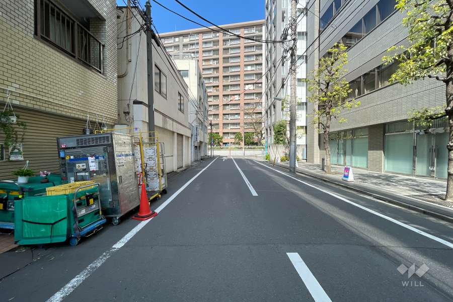 敷地北側の前面道路
