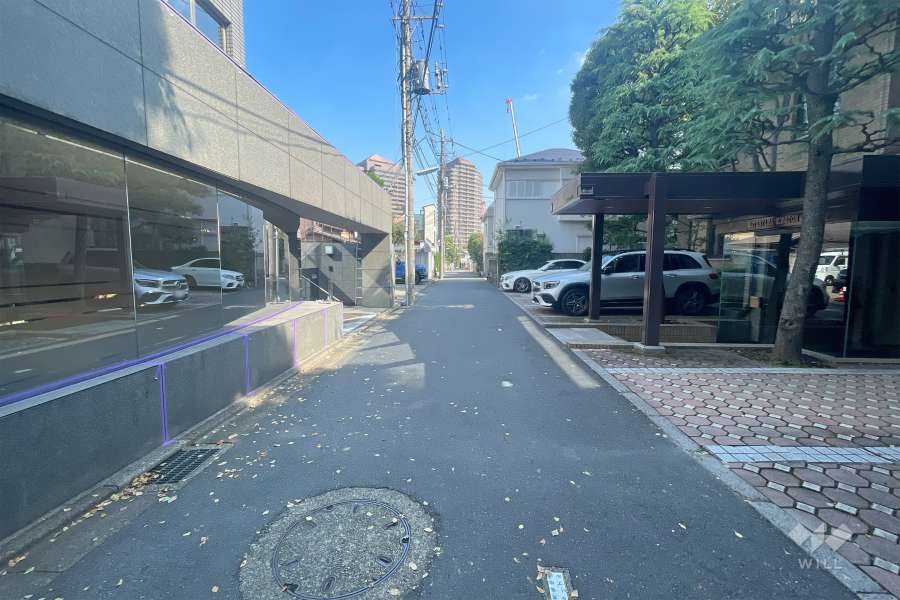 敷地北側の前面道路　