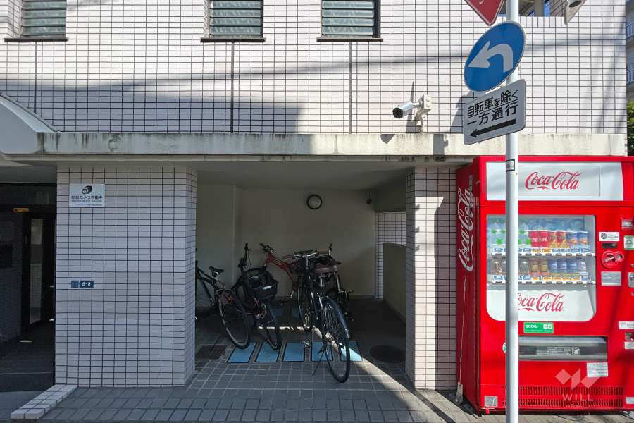 屋内に設けられた駐輪場