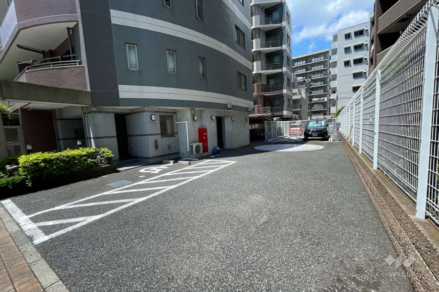 敷地内駐車場（屋外平面式）