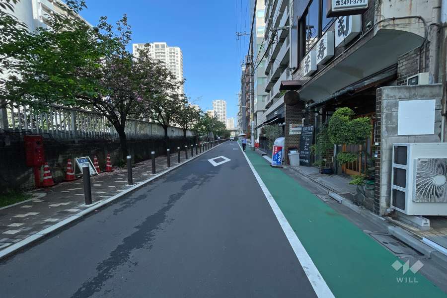敷地南西側の前面道路