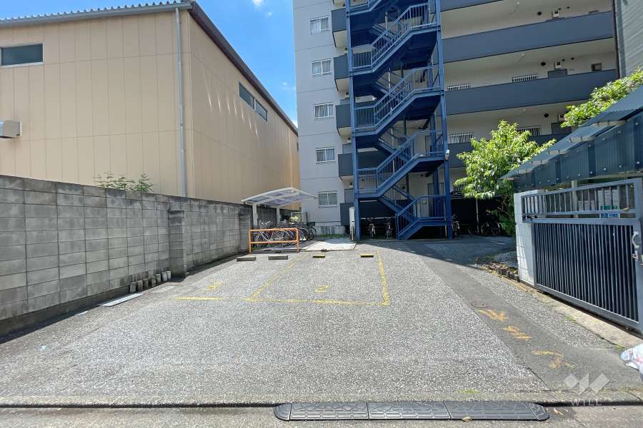 敷地内駐車場（屋外平面式）