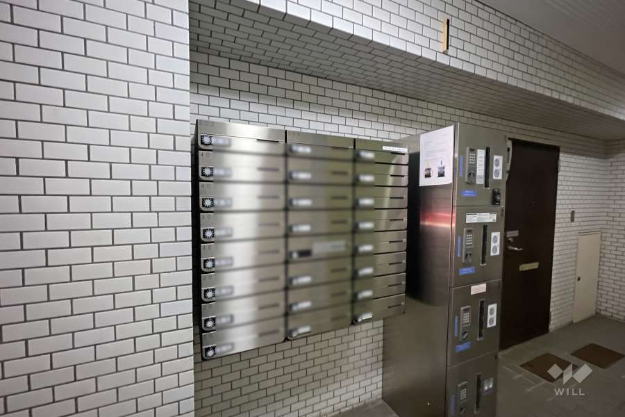 共用ポストと宅配ボックス