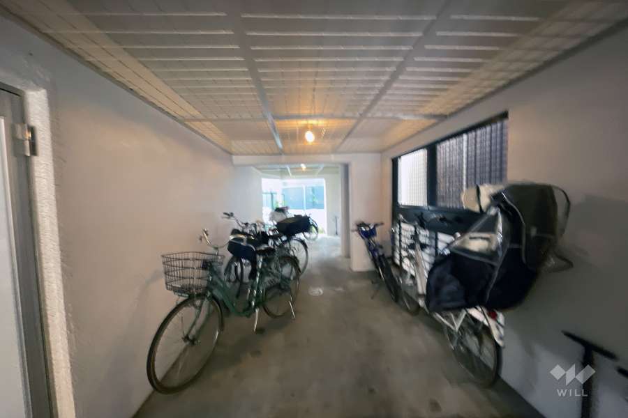 屋内に設けられた駐輪場