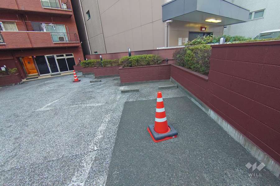 敷地内駐車場（屋外平面式）