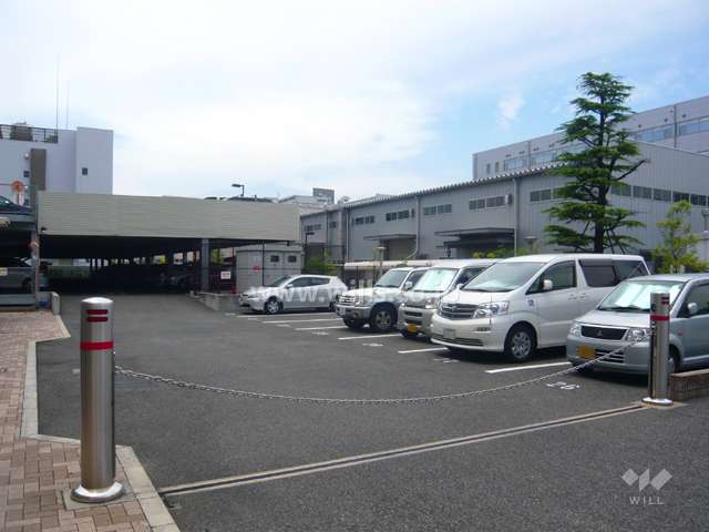 敷地内駐車場（ロボットゲート付き）