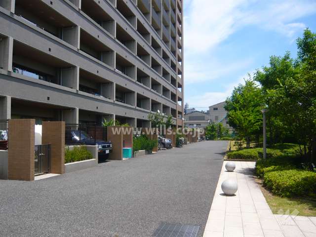 1階住戸には専用駐車場が付いています。