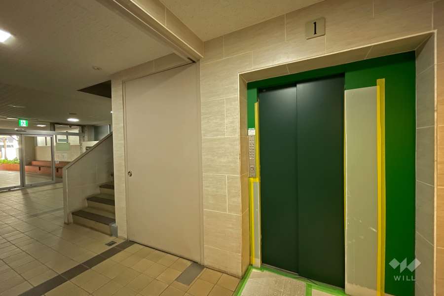 共用のエレベーター