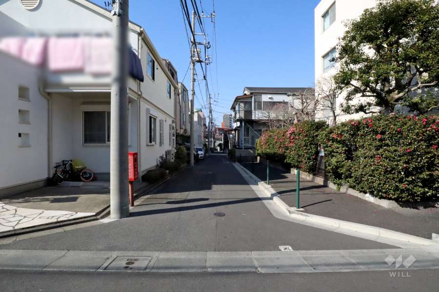 敷地南西側の前面道路