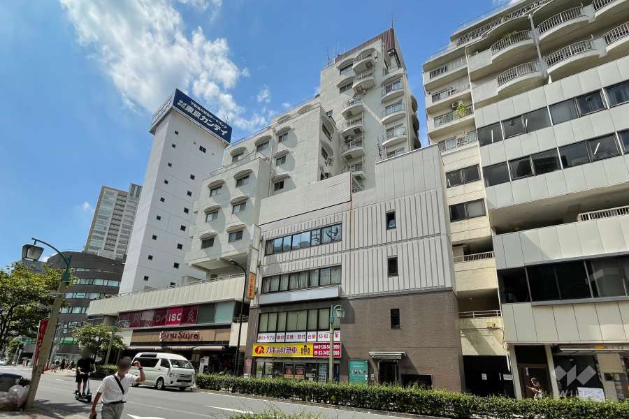 目黒西口マンション１号館の外観（北東側から）