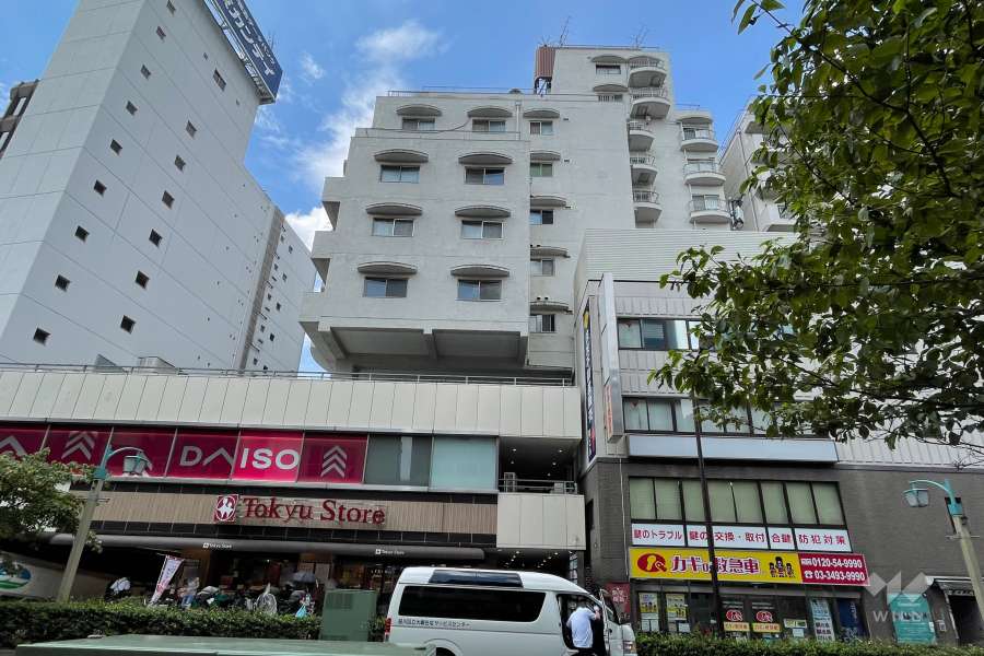 目黒西口マンション１号館の外観（東側から）