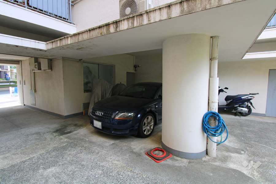 敷地内駐車場（屋内平面式）