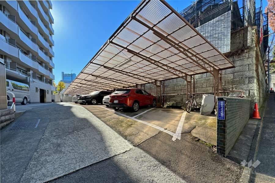 敷地内駐車場（屋外平面式）